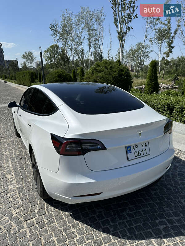 Седан Tesla Model 3 2021 в Дніпрі