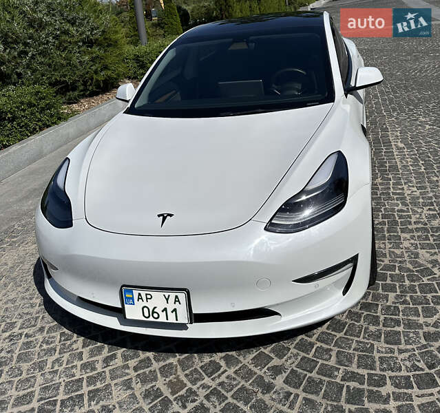 Tesla Model 3 2021
