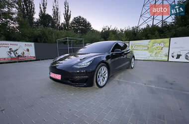 Седан Tesla Model 3 2020 в 