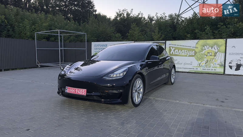 Седан Tesla Model 3 2020 в Кам'янець-Подільському