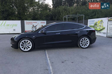 Седан Tesla Model 3 2020 в 