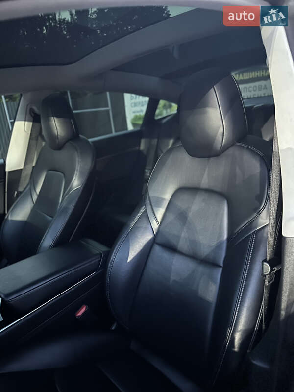 Седан Tesla Model 3 2020 в Кам'янець-Подільському