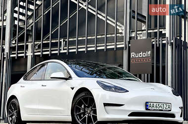 Седан Tesla Model 3 2021 в Киеве