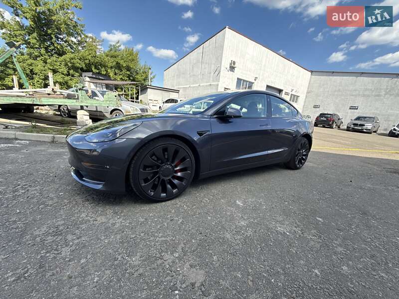 Седан Tesla Model 3 2021 в 
