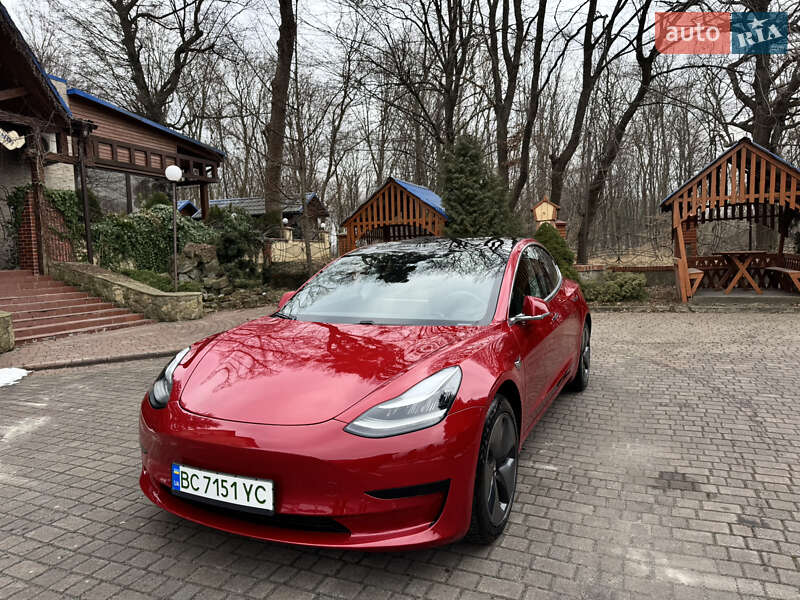 Tesla Model 3 2020