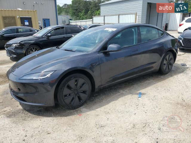 Седан Tesla Model 3 2024 в Львове