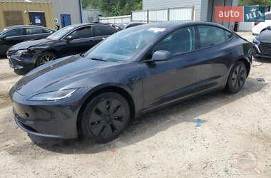 Седан Tesla Model 3 2024 в 