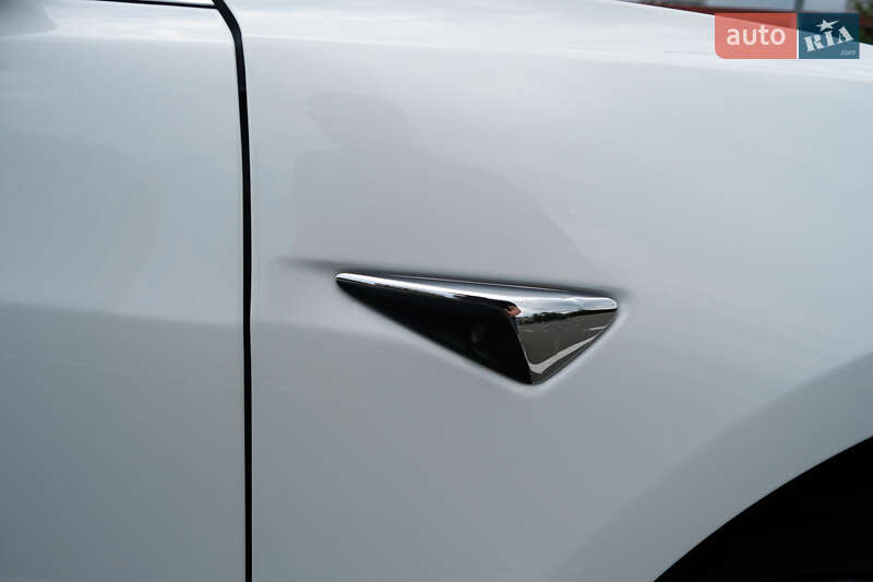 Седан Tesla Model 3 2019 в Києві