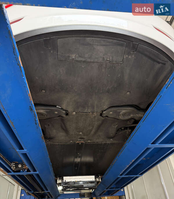 Седан Tesla Model 3 2019 в Києві