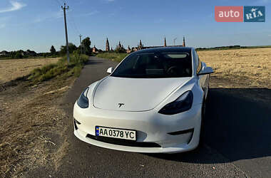 Седан Tesla Model 3 2021 в Києві