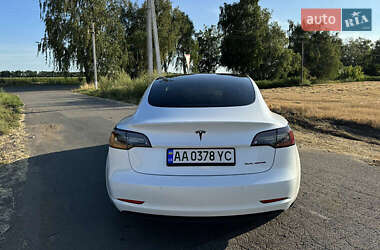 Седан Tesla Model 3 2021 в 