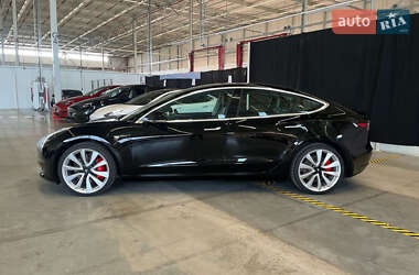 Седан Tesla Model 3 2020 в 