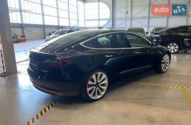 Седан Tesla Model 3 2020 в 