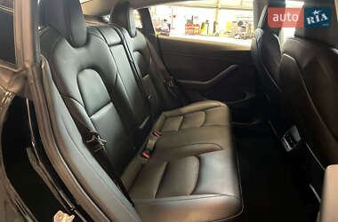 Седан Tesla Model 3 2020 в 