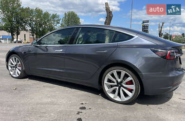 Седан Tesla Model 3 2019 в 