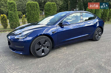 Седан Tesla Model 3 2021 в 
