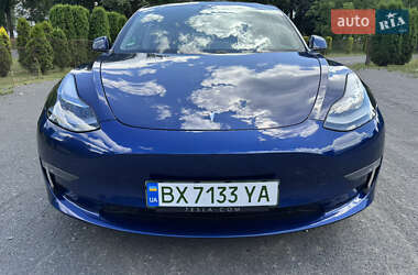 Седан Tesla Model 3 2021 в 