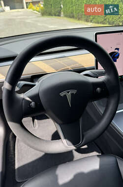 Седан Tesla Model 3 2021 в 