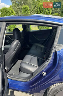 Седан Tesla Model 3 2021 в 