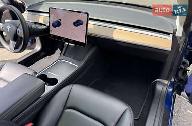 Седан Tesla Model 3 2021 в 