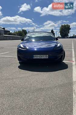 Седан Tesla Model 3 2022 в 