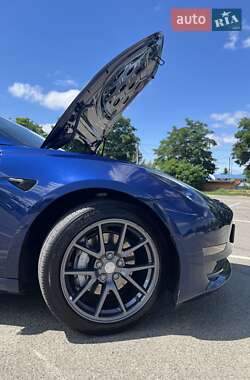 Седан Tesla Model 3 2022 в 