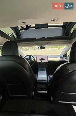 Седан Tesla Model 3 2022 в 
