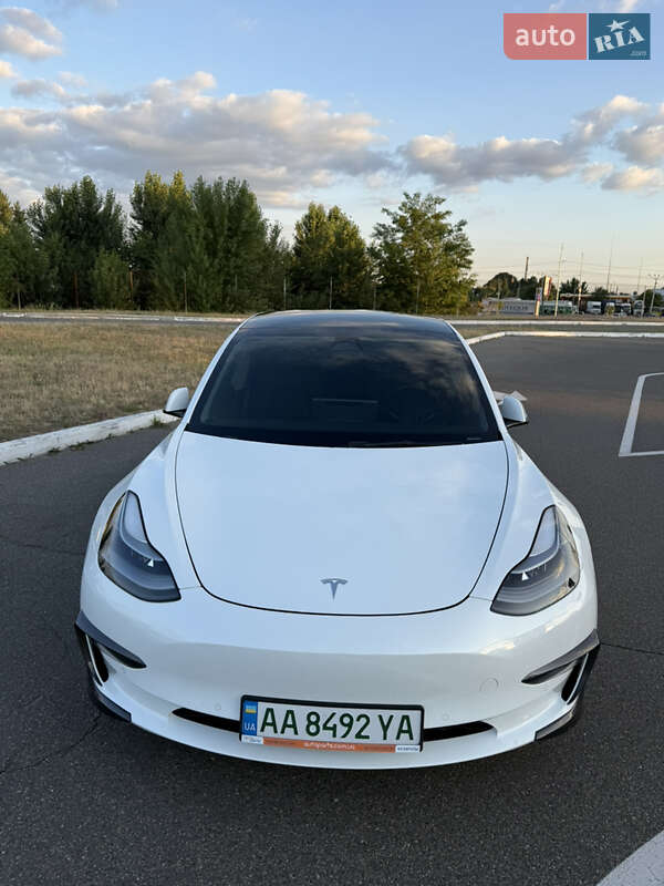 Tesla Model 3 2022