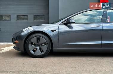 Седан Tesla Model 3 2021 в 