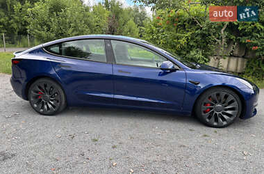 Седан Tesla Model 3 2022 в 
