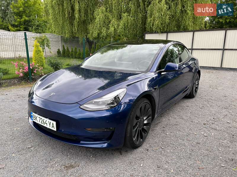 Tesla Model 3 2022