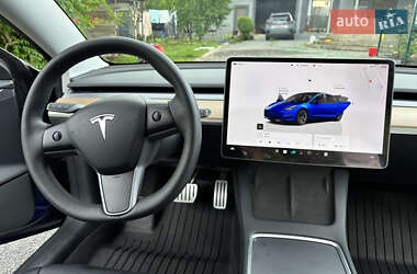 Седан Tesla Model 3 2022 в 