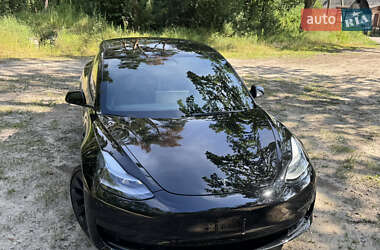Седан Tesla Model 3 2023 в 