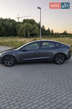 Седан Tesla Model 3 2023 в 