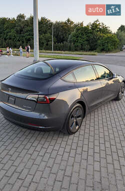 Седан Tesla Model 3 2023 в 