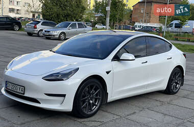 TESLA MODEL 3 2022