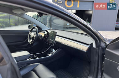 Седан Tesla Model 3 2020 в Каменке-Бугской