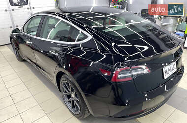 Седан Tesla Model 3 2020 в 