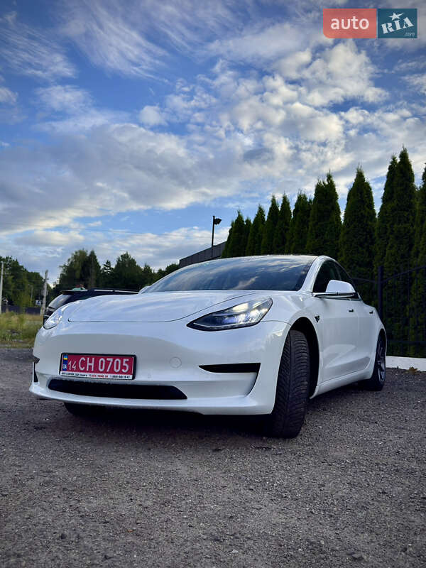 Седан Tesla Model 3 2019 в Бориславі