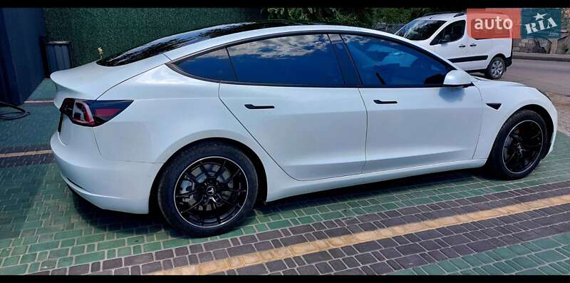 Седан Tesla Model 3 2022 в Дніпрі