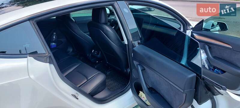 Седан Tesla Model 3 2022 в Дніпрі