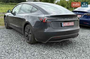 Седан Tesla Model 3 2024 в Івано-Франківську