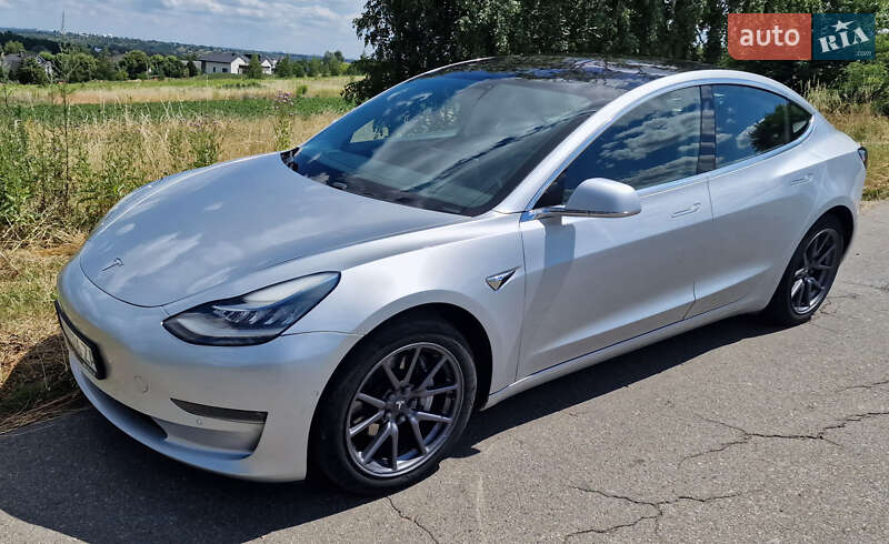 Седан Tesla Model 3 2018 в Киеве