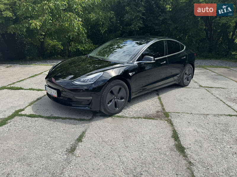 Седан Tesla Model 3 2019 в Шепетівці