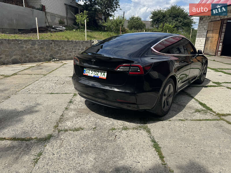 Седан Tesla Model 3 2019 в Шепетівці