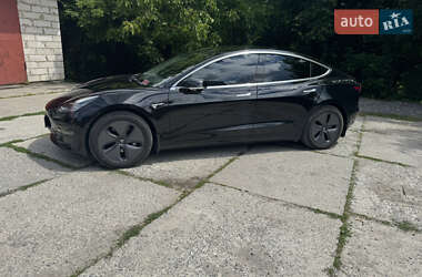 Седан Tesla Model 3 2019 в 