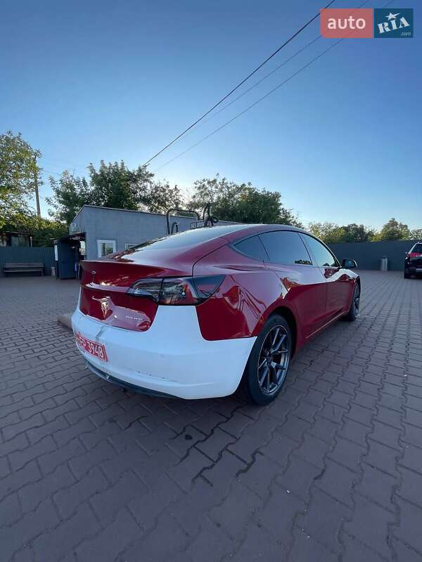 Седан Tesla Model 3 2021 в Кривом Роге