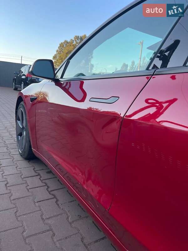 Седан Tesla Model 3 2021 в Кривом Роге