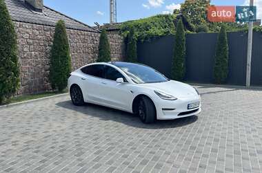 Седан Tesla Model 3 2020 в 