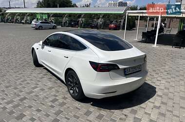 Седан Tesla Model 3 2020 в 